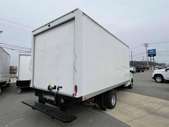 2023 Chevrolet Express Commercial Cutaway Vehicle Photo in ALCOA, TN 37701-3235