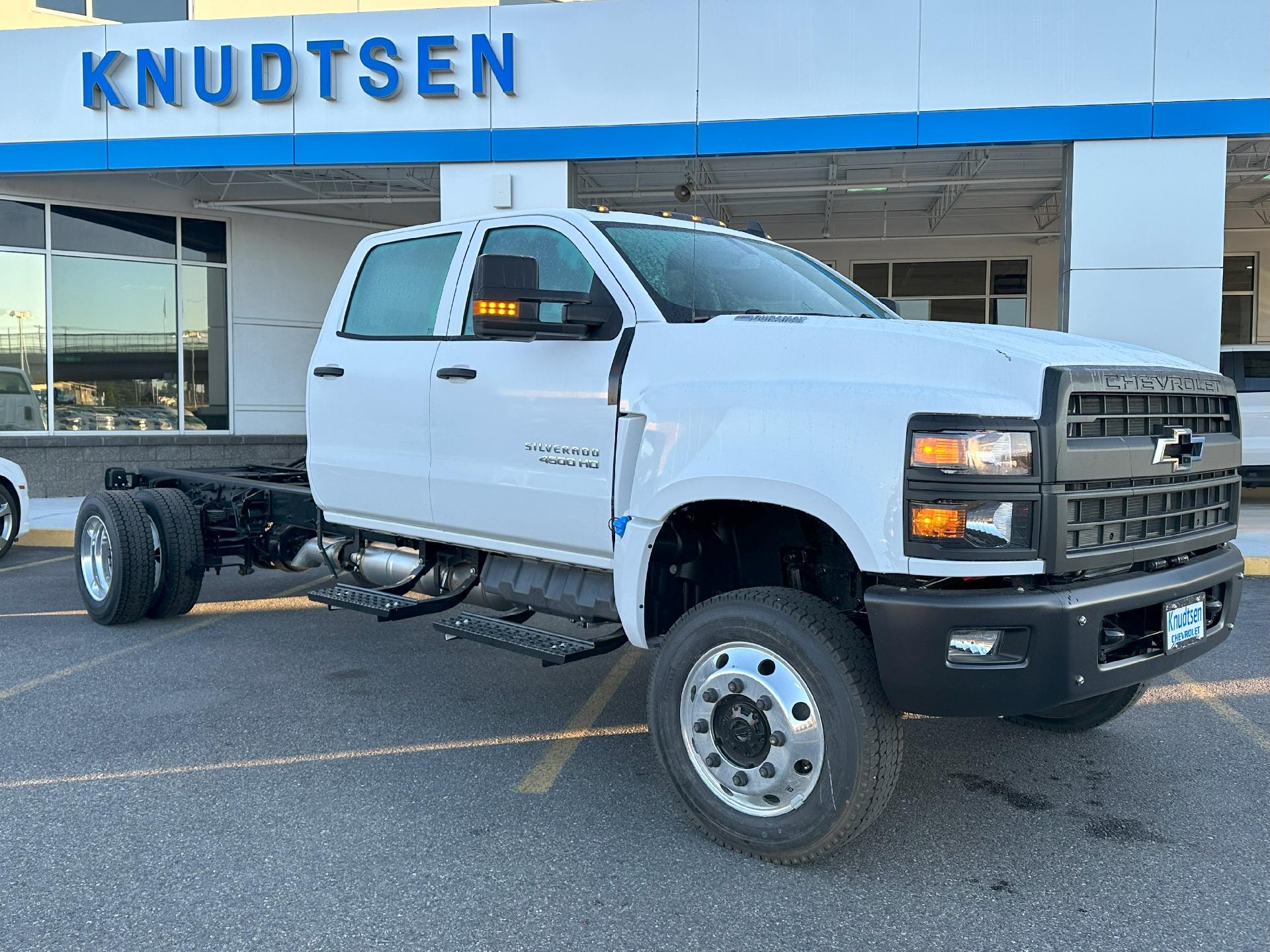 2024 Chevrolet Silverado Chassis Cab Vehicle Photo in POST FALLS, ID 83854-5365