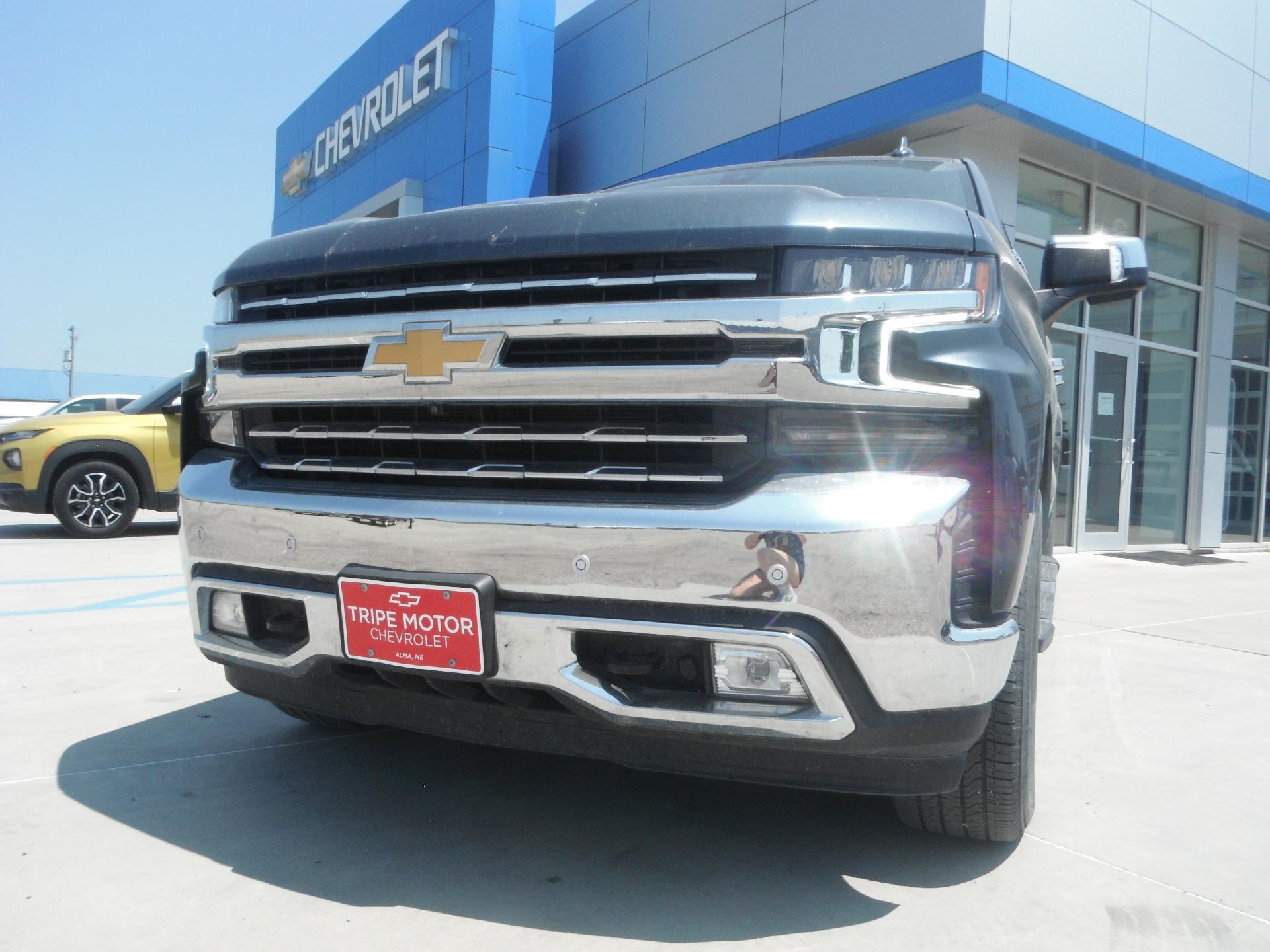 Used 2021 Chevrolet Silverado 1500 LTZ with VIN 3GCUYGETXMG186069 for sale in Alma, NE