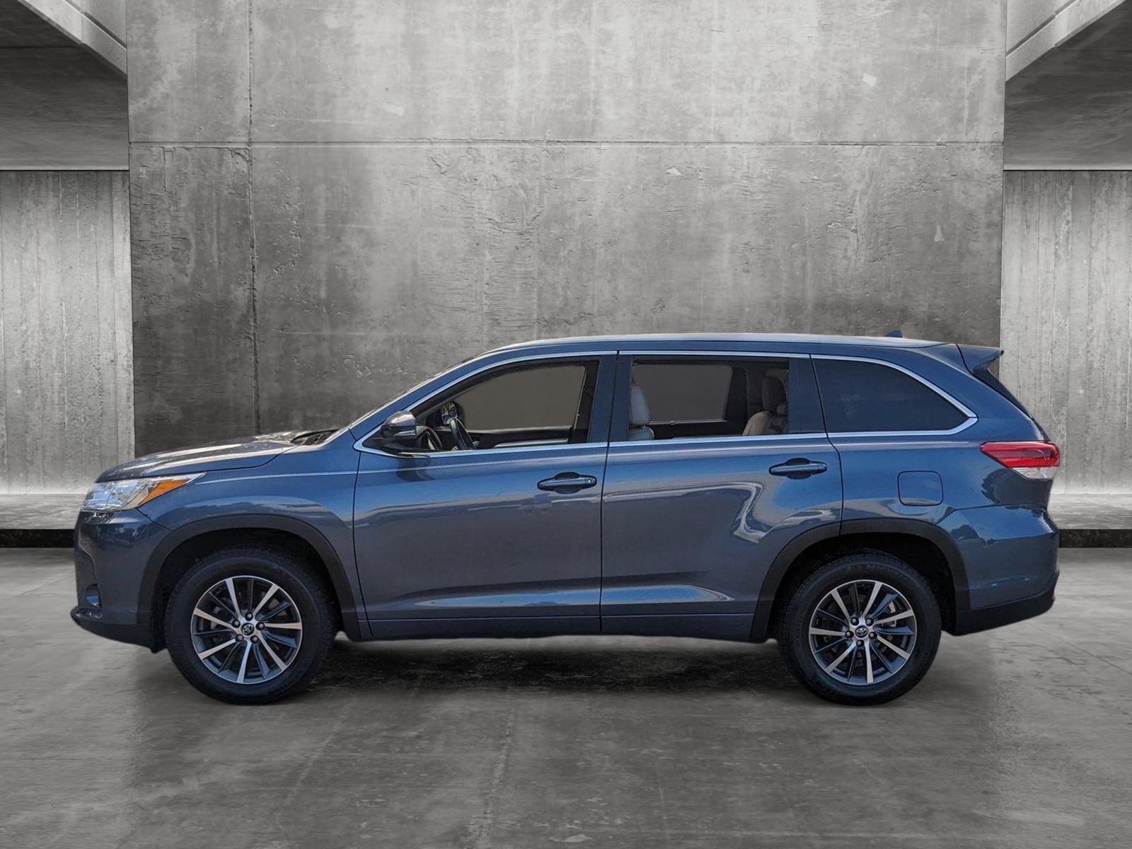 2018 Toyota Highlander Vehicle Photo in Tampa, FL 33614