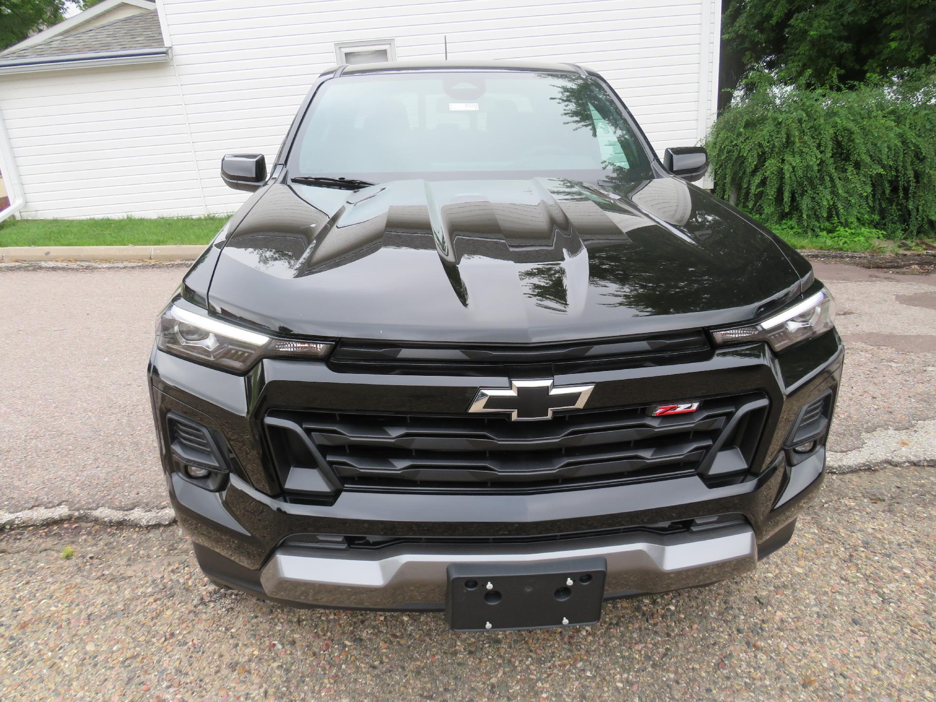 2024 Chevrolet Colorado Vehicle Photo in MAPLETON, IA 51034-1072