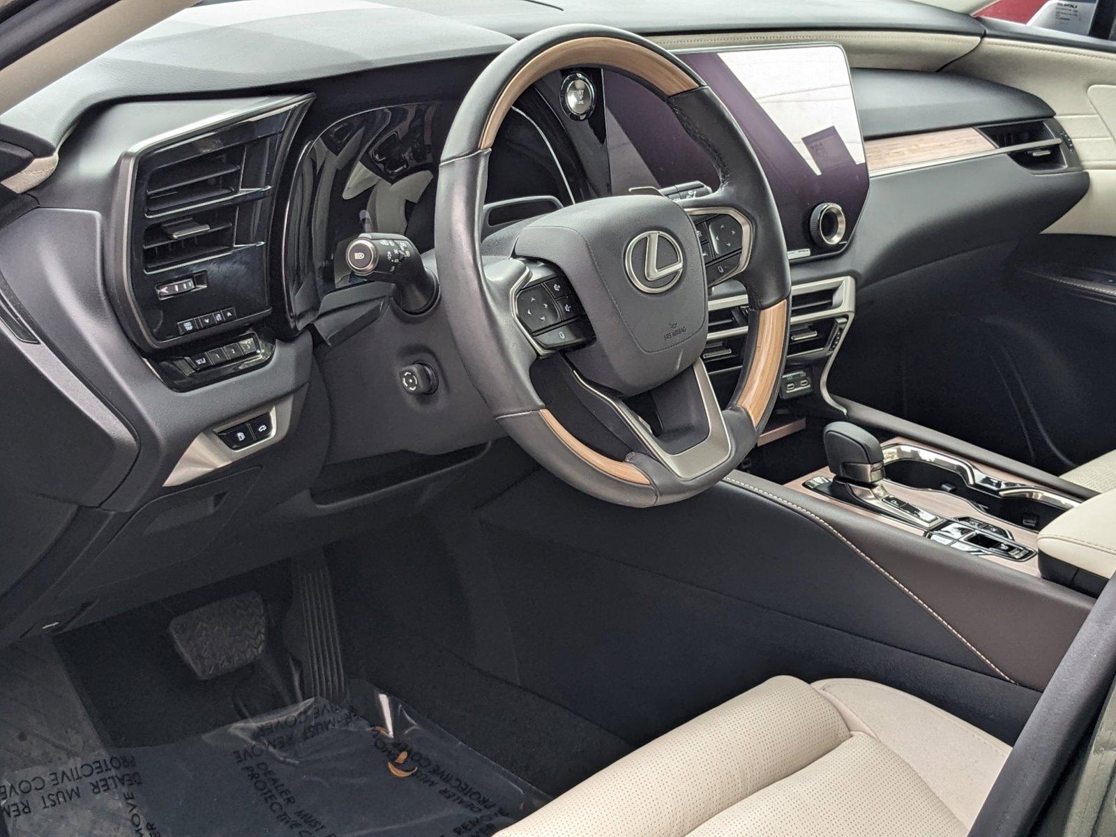 2024 Lexus RX 350 Vehicle Photo in Tampa, FL 33614