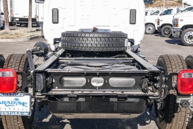 2023 Chevrolet Silverado Chassis Cab Vehicle Photo in VENTURA, CA 93003-8585