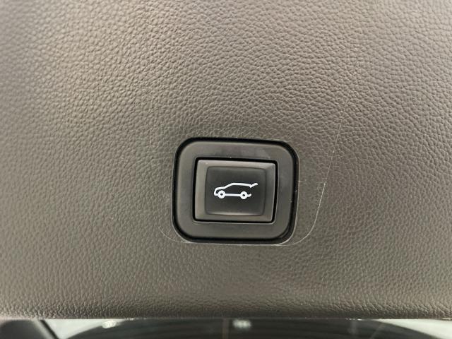 2021 Chevrolet Traverse Vehicle Photo in ROGERS, MN 55374-9422