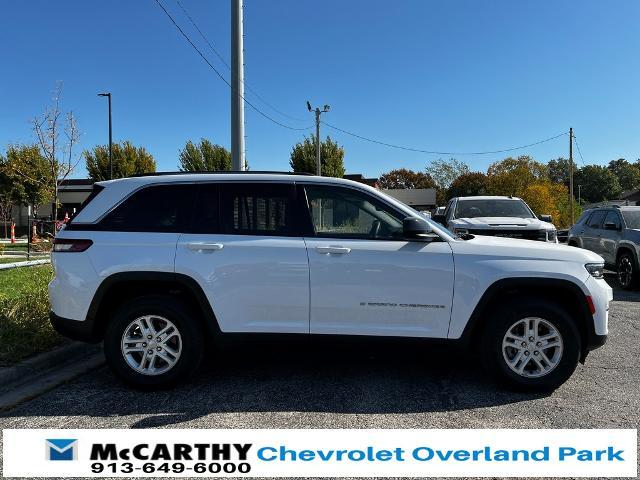 Used 2022 Jeep Grand Cherokee Laredo with VIN 1C4RJHAG6N8573184 for sale in Kansas City