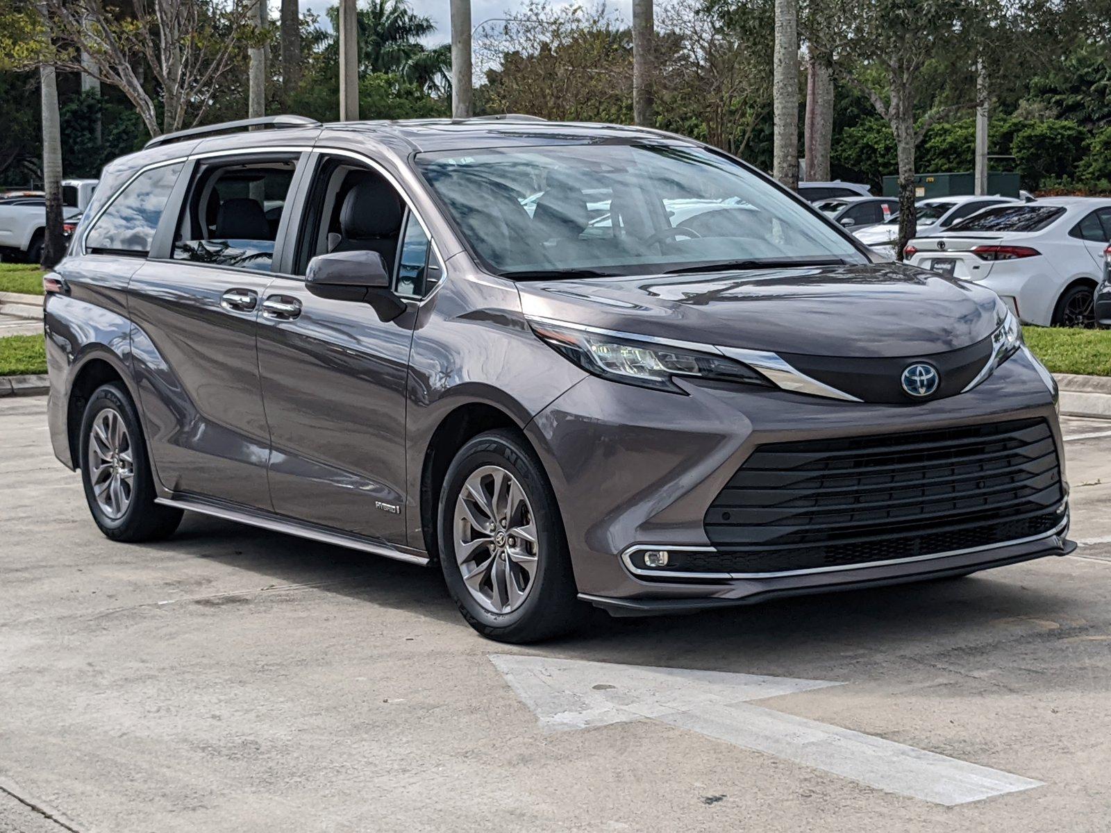 2021 Toyota Sienna Vehicle Photo in Davie, FL 33331