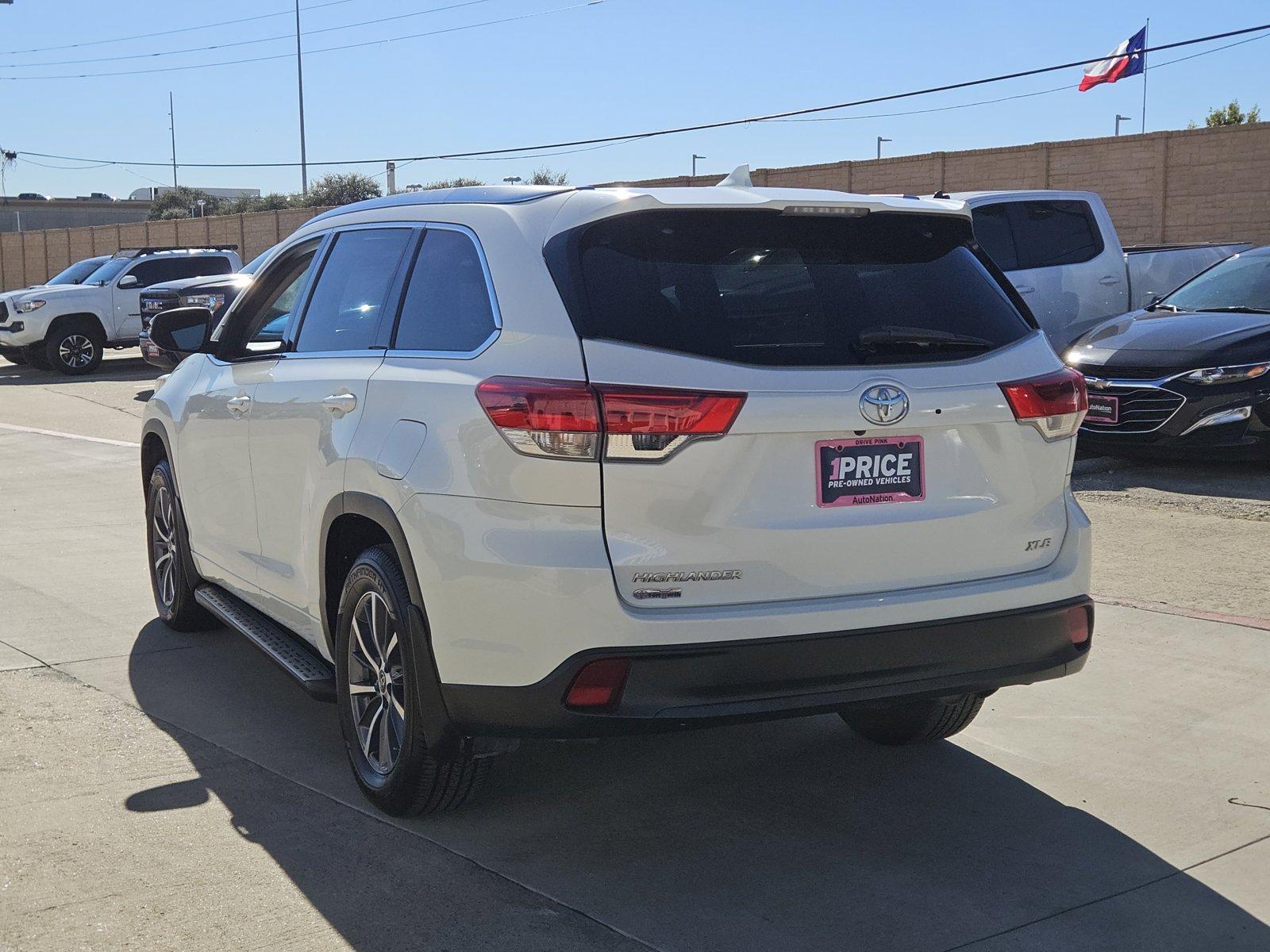 2018 Toyota Highlander Vehicle Photo in NORTH RICHLAND HILLS, TX 76180-7199