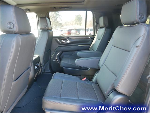 2024 Chevrolet Suburban Vehicle Photo in MAPLEWOOD, MN 55119-4794