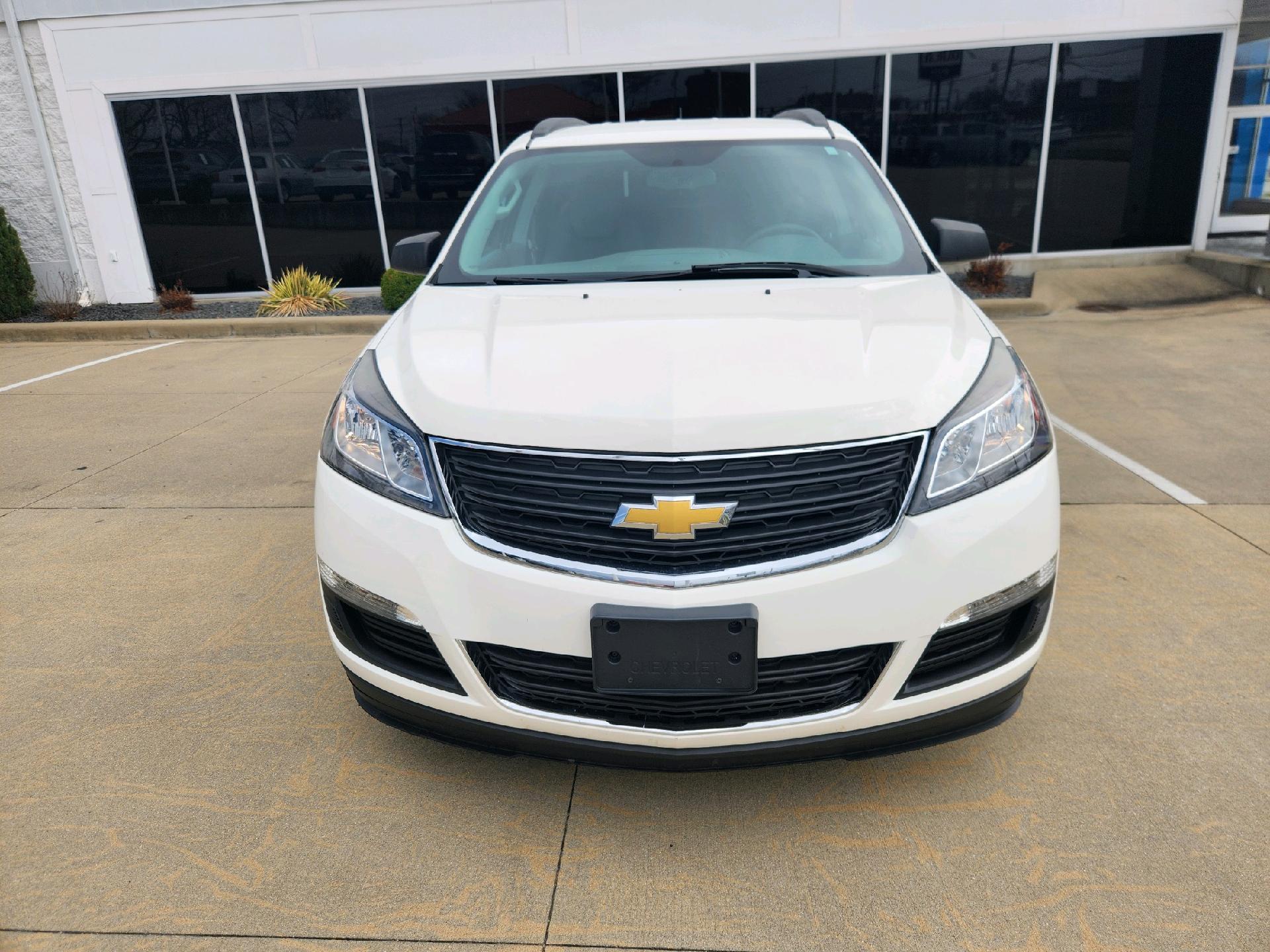 Used 2014 Chevrolet Traverse LS with VIN 1GNKRFED8EJ232626 for sale in Sparta, IL