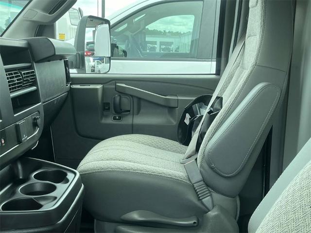 2024 Chevrolet Express Commercial Cutaway Vehicle Photo in ALCOA, TN 37701-3235