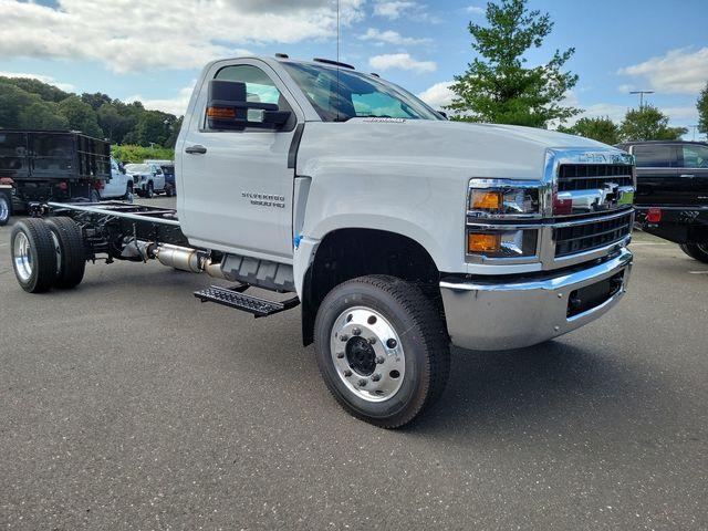 2024 Chevrolet Silverado 6500 HD Vehicle Photo in DANBURY, CT 06810-5034