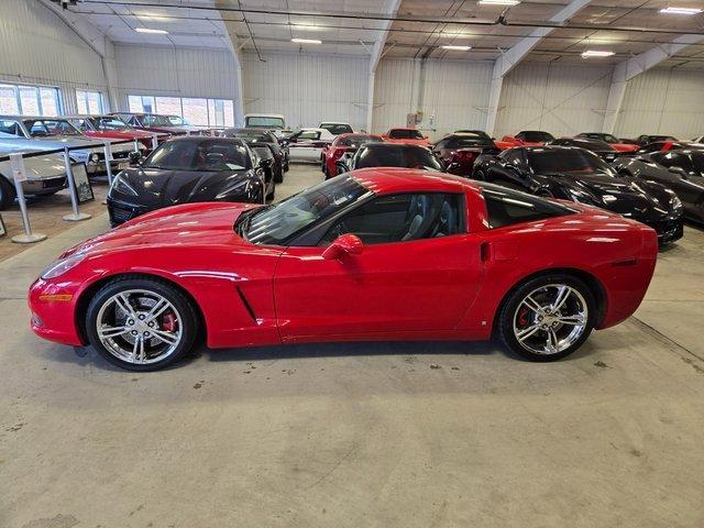 Used 2009 Chevrolet Corvette Base with VIN 1G1YY26W995109908 for sale in Beresford, SD