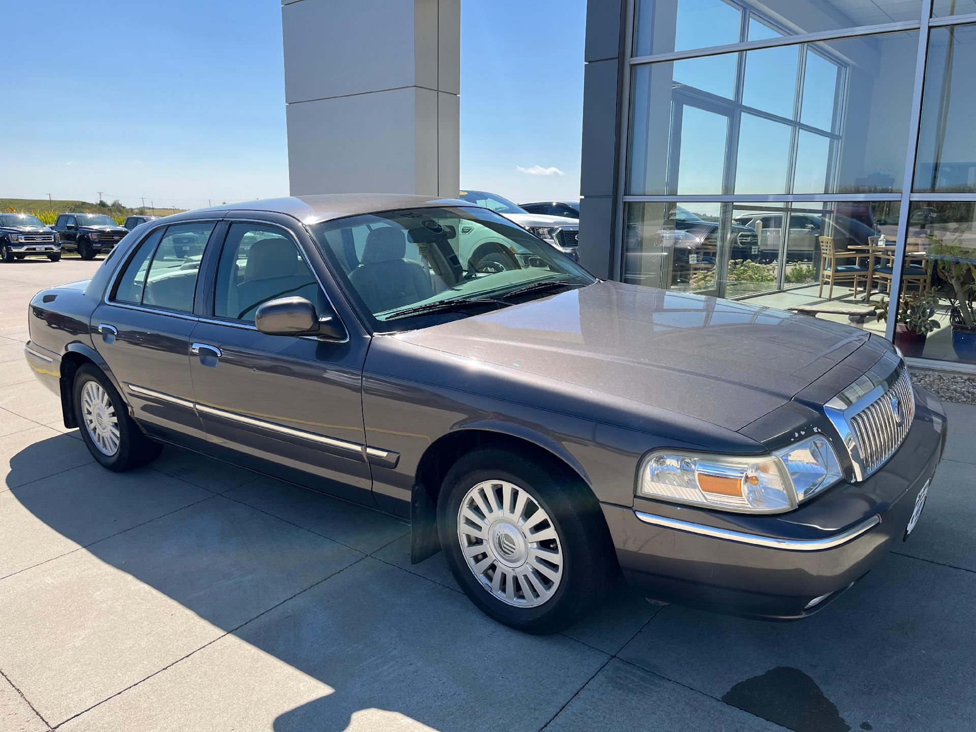 Used 2007 Mercury Grand Marquis LS with VIN 2MEFM75V17X612455 for sale in Tipton, IA