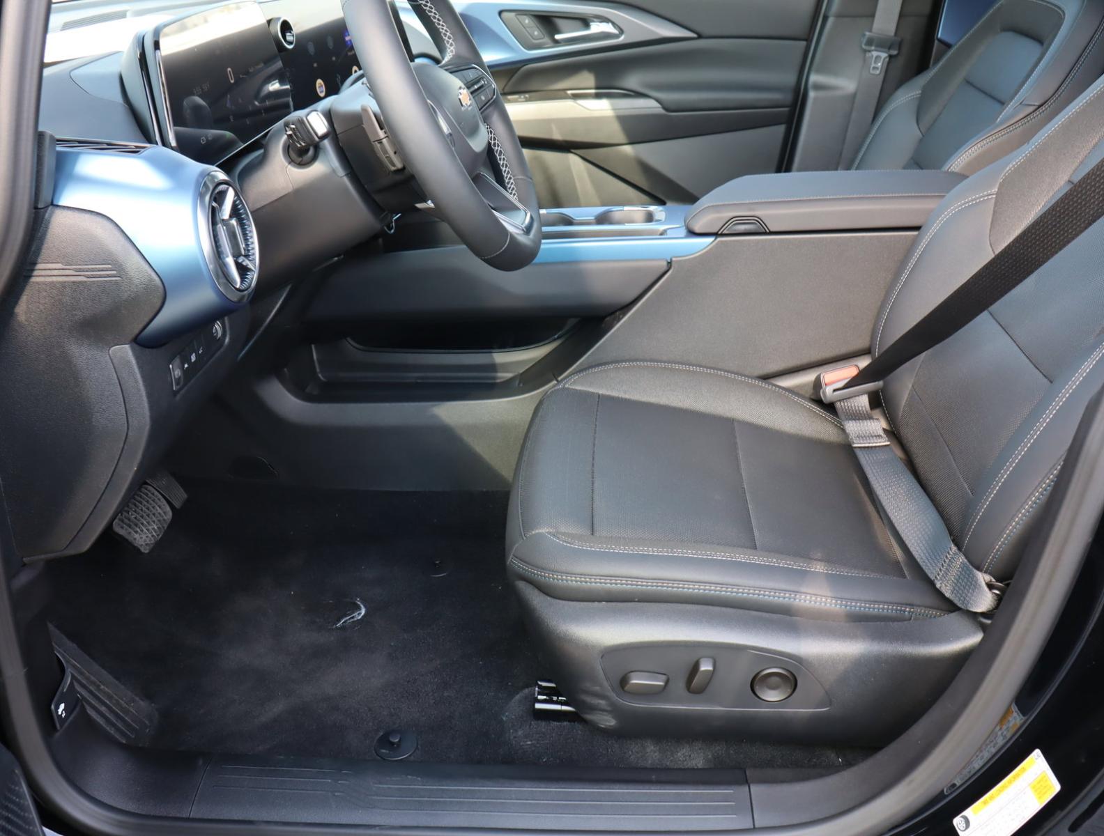 2025 Chevrolet Equinox EV Vehicle Photo in LOS ANGELES, CA 90007-3794