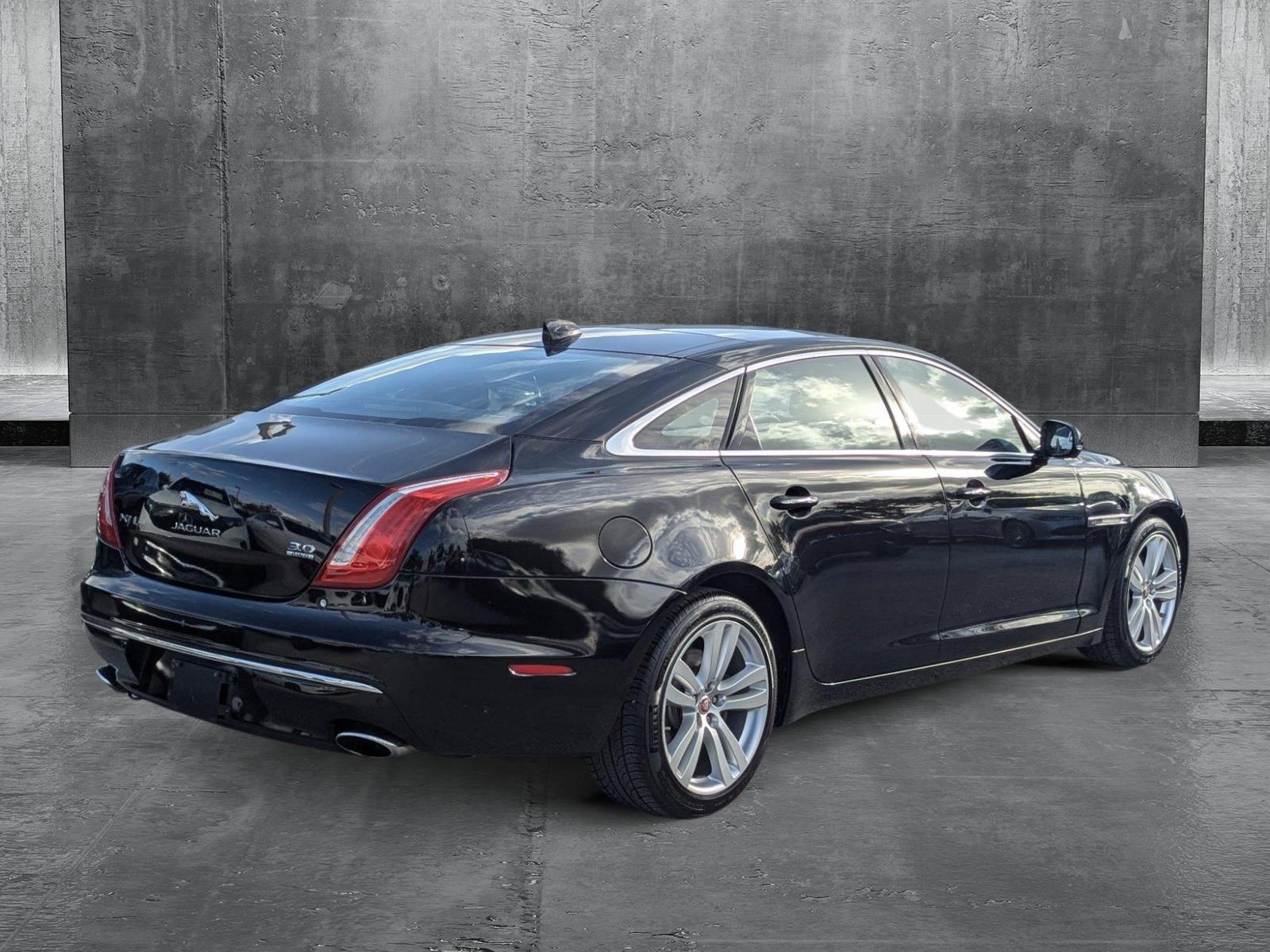 2016 Jaguar XJ Vehicle Photo in Delray Beach, FL 33444