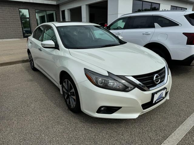 2016 Nissan Altima Vehicle Photo in Appleton, WI 54914