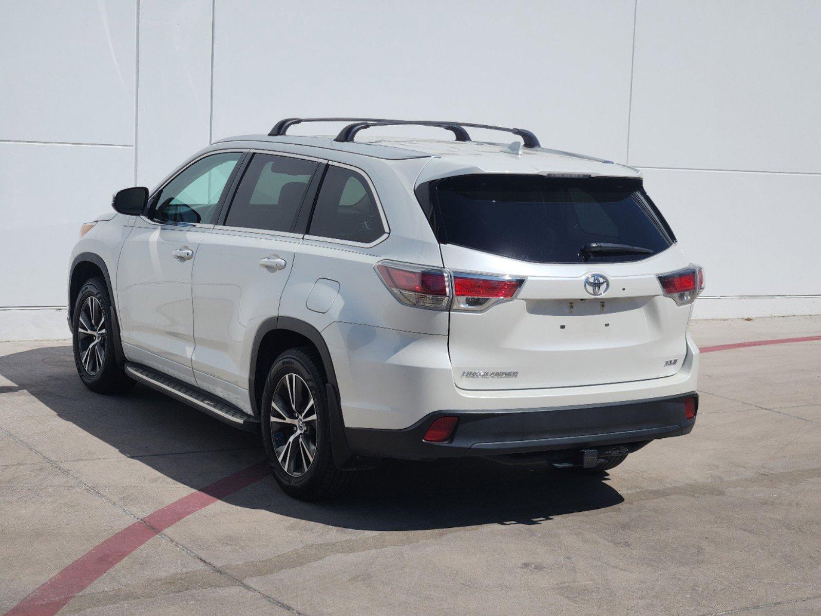 2016 Toyota Highlander Vehicle Photo in GRAPEVINE, TX 76051-8302