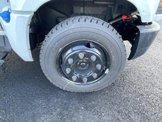 2022 Chevrolet Silverado Chassis Cab Vehicle Photo in GARDNER, MA 01440-3110