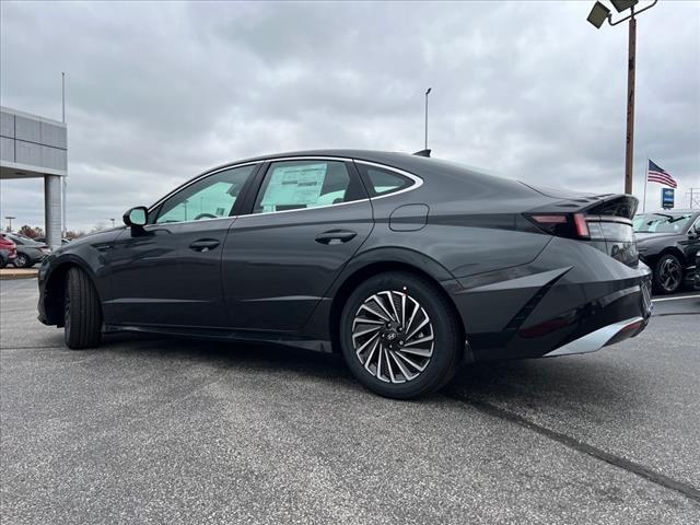 2025 Hyundai SONATA Hybrid Vehicle Photo in O'Fallon, IL 62269