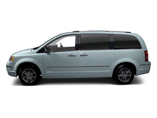 2010 Chrysler Town & Country Vehicle Photo in Doylsetown, PA 18901