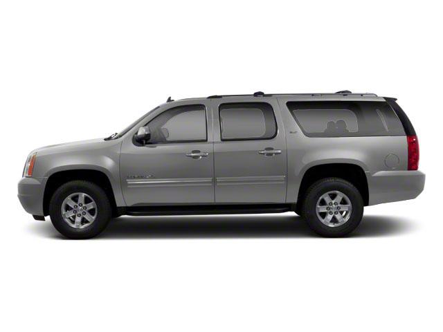 2013 GMC Yukon XL Vehicle Photo in MOON TOWNSHIP, PA 15108-2571