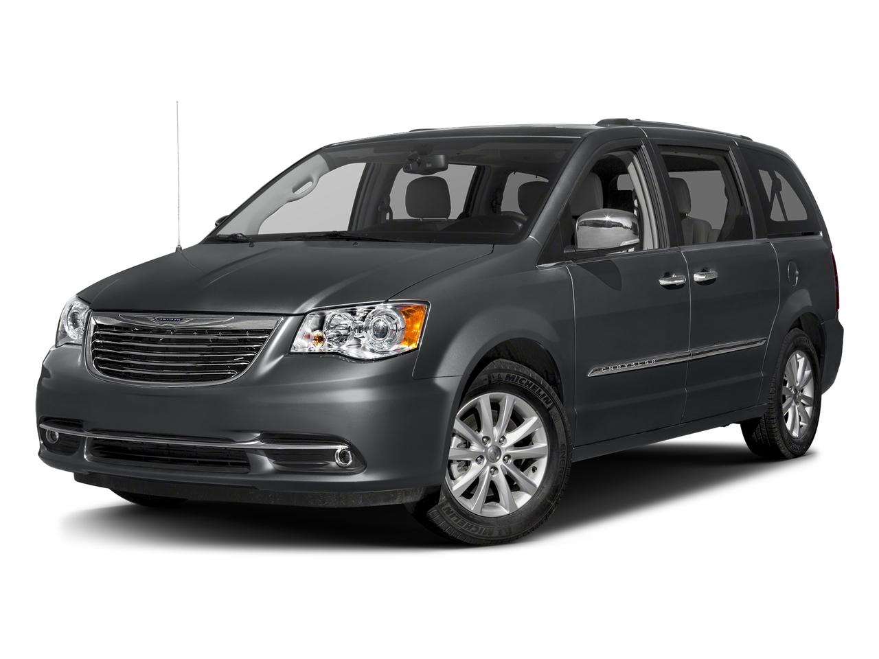 2016 Chrysler Town & Country Vehicle Photo in Cedar Rapids, IA 52402