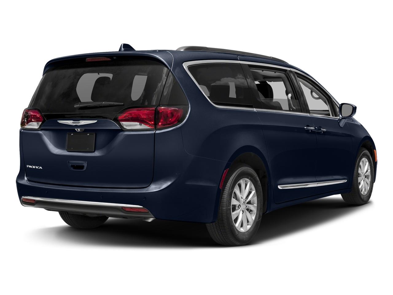 2017 Chrysler Pacifica Vehicle Photo in KANSAS CITY, MO 64114-4545