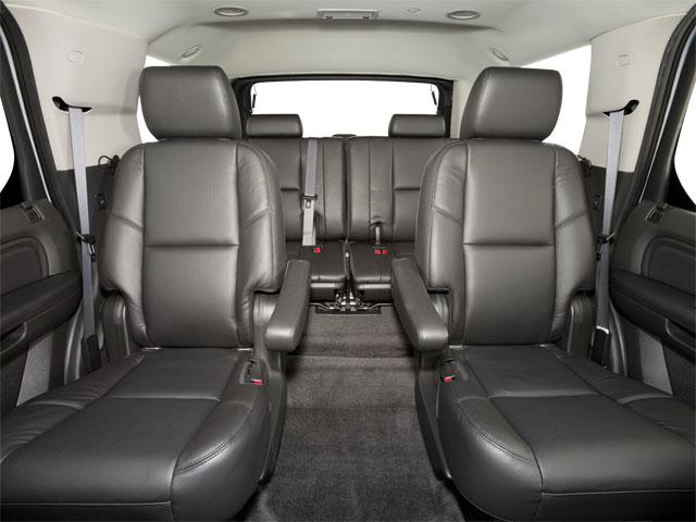 2010 Cadillac Escalade Vehicle Photo in Plainfield, IL 60586