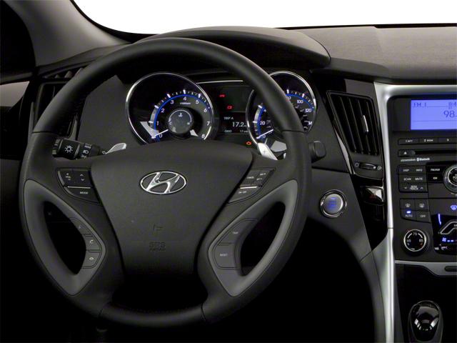 2013 Hyundai SONATA Vehicle Photo in Green Bay, WI 54304