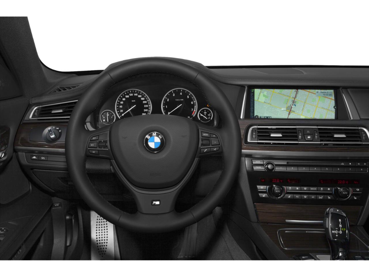 2015 BMW 750Li xDrive Vehicle Photo in Saint Charles, IL 60174