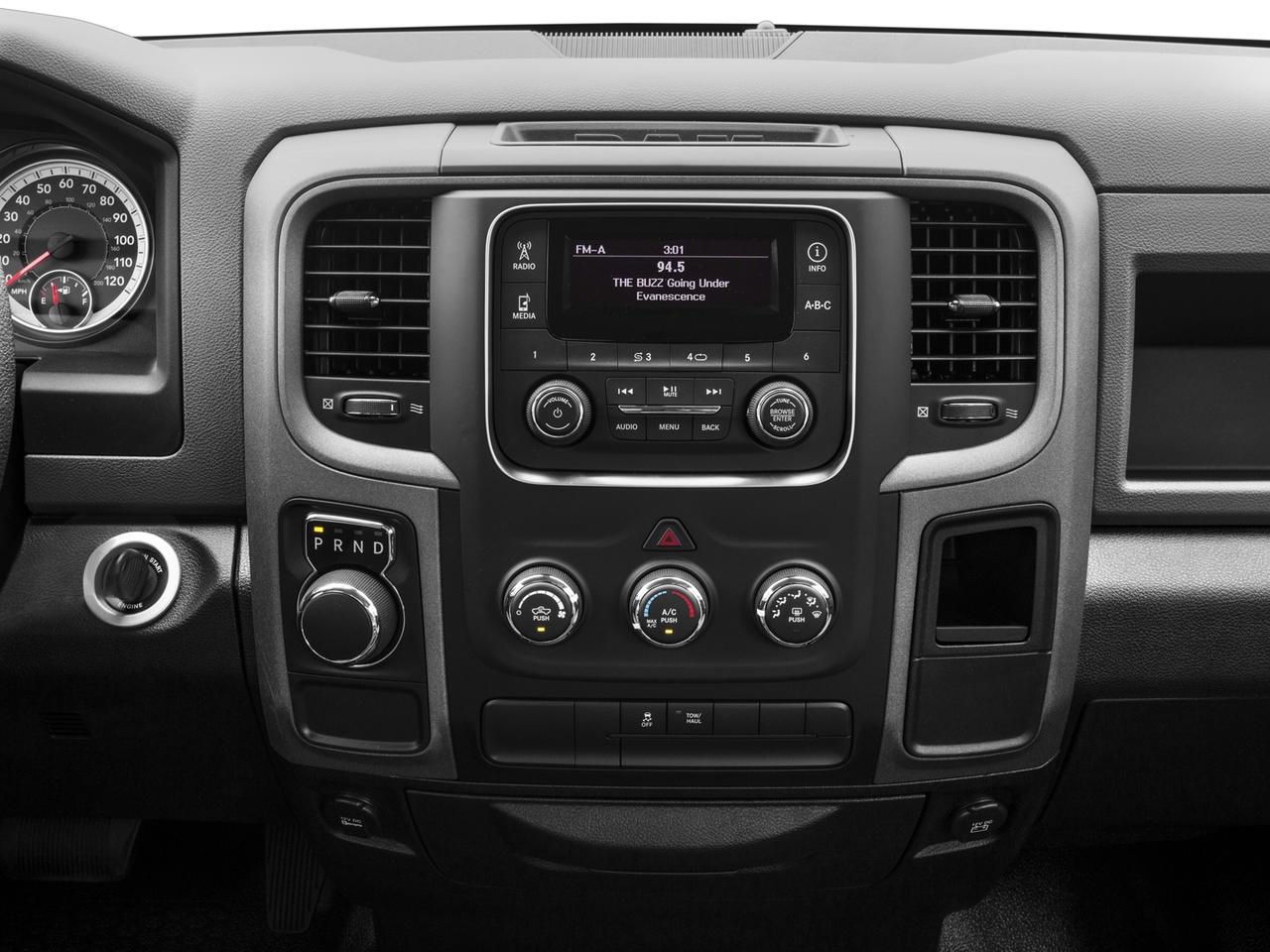 2017 Ram 1500 Vehicle Photo in PEMBROKE PINES, FL 33024-6534