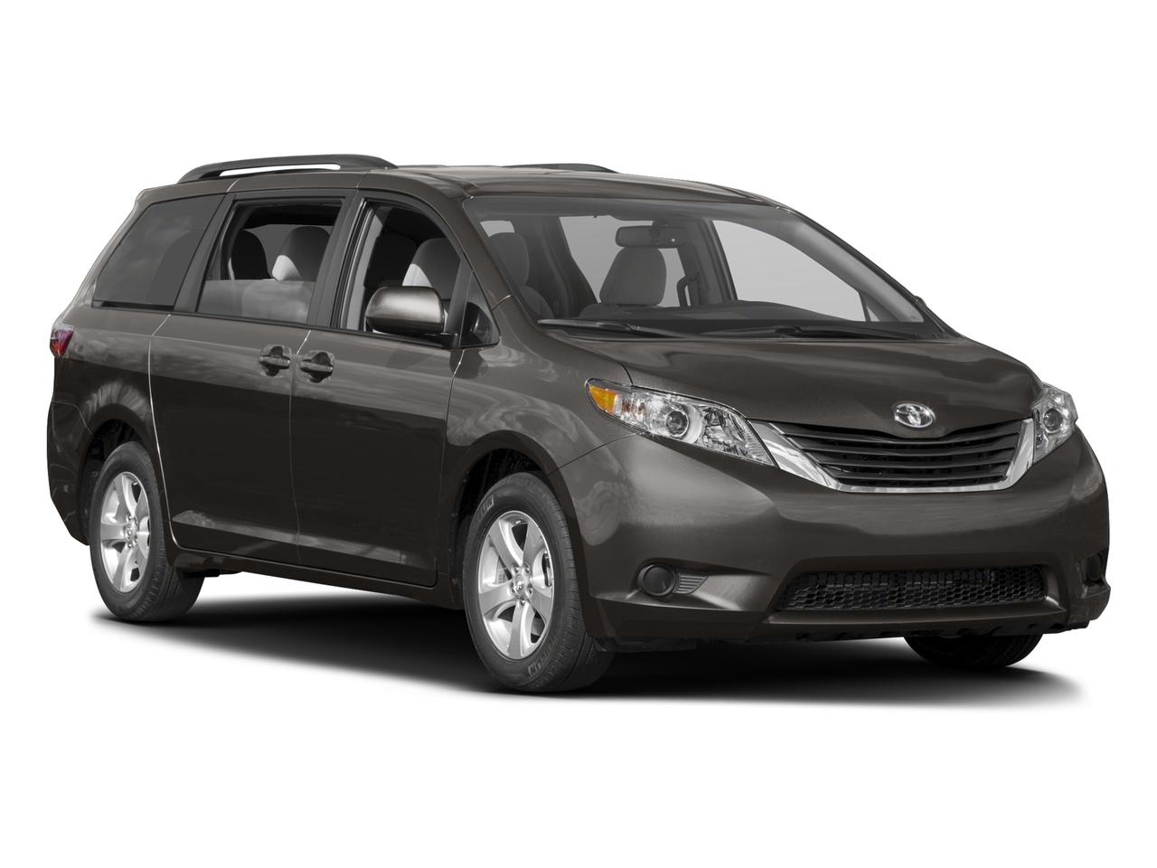 2017 Toyota Sienna Vehicle Photo in Tustin, CA 92782