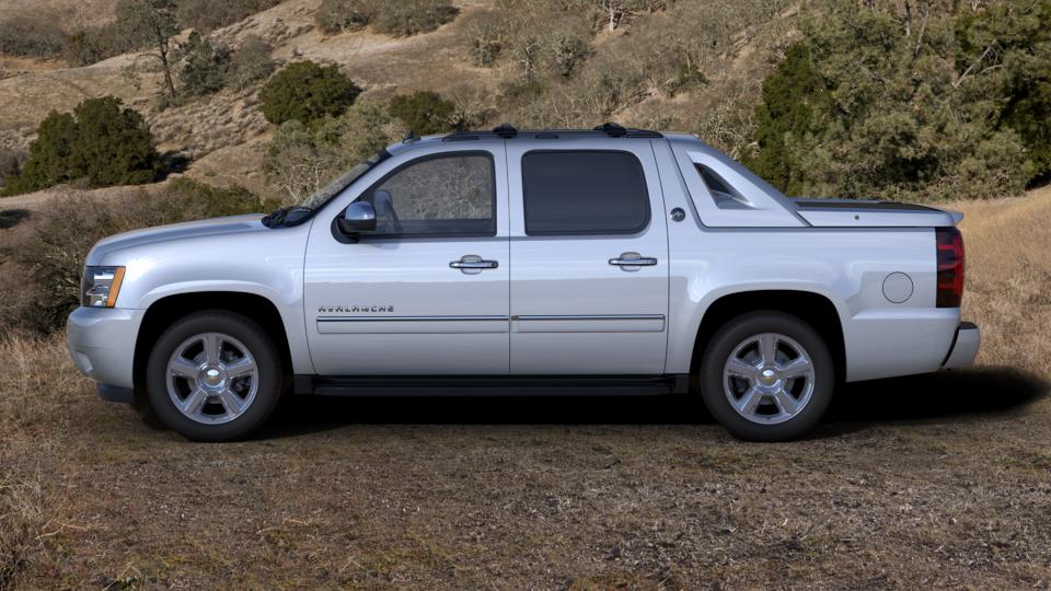 2013 Chevrolet Avalanche Vehicle Photo in GREENACRES, FL 33463-3207