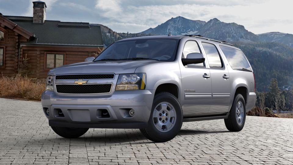 2013 Chevrolet Suburban Vehicle Photo in MAPLEWOOD, MN 55119-4794