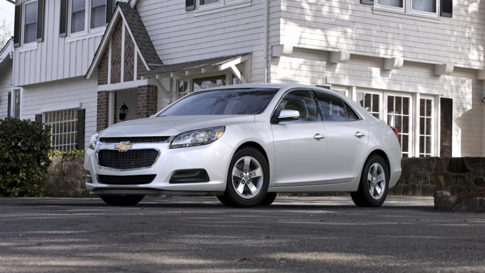 2015 Chevrolet Malibu Vehicle Photo in MOON TOWNSHIP, PA 15108-2571