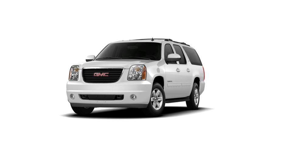 2013 GMC Yukon XL Vehicle Photo in MOON TOWNSHIP, PA 15108-2571