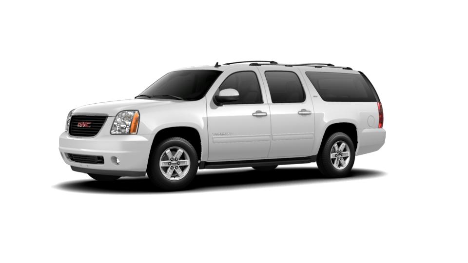 2013 GMC Yukon XL Vehicle Photo in MOON TOWNSHIP, PA 15108-2571