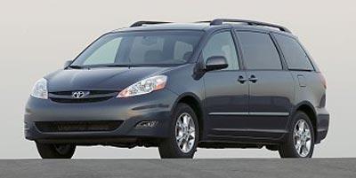 2008 Toyota Sienna Vehicle Photo in HENDERSON, NC 27536-2966