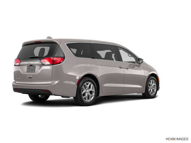 2017 Chrysler Pacifica Vehicle Photo in Lees Summit, MO 64086