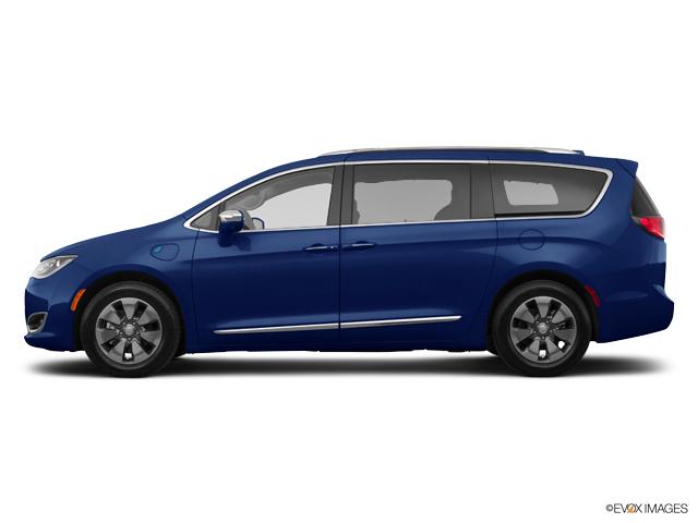 2017 Chrysler Pacifica Vehicle Photo in KANSAS CITY, MO 64114-4545