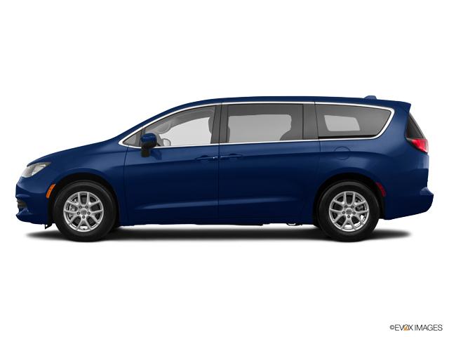 2020 Chrysler Voyager Vehicle Photo in Kansas City, MO 64114