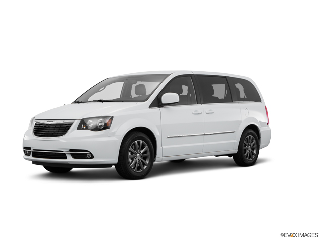 2016 Chrysler Town & Country Vehicle Photo in Lees Summit, MO 64086