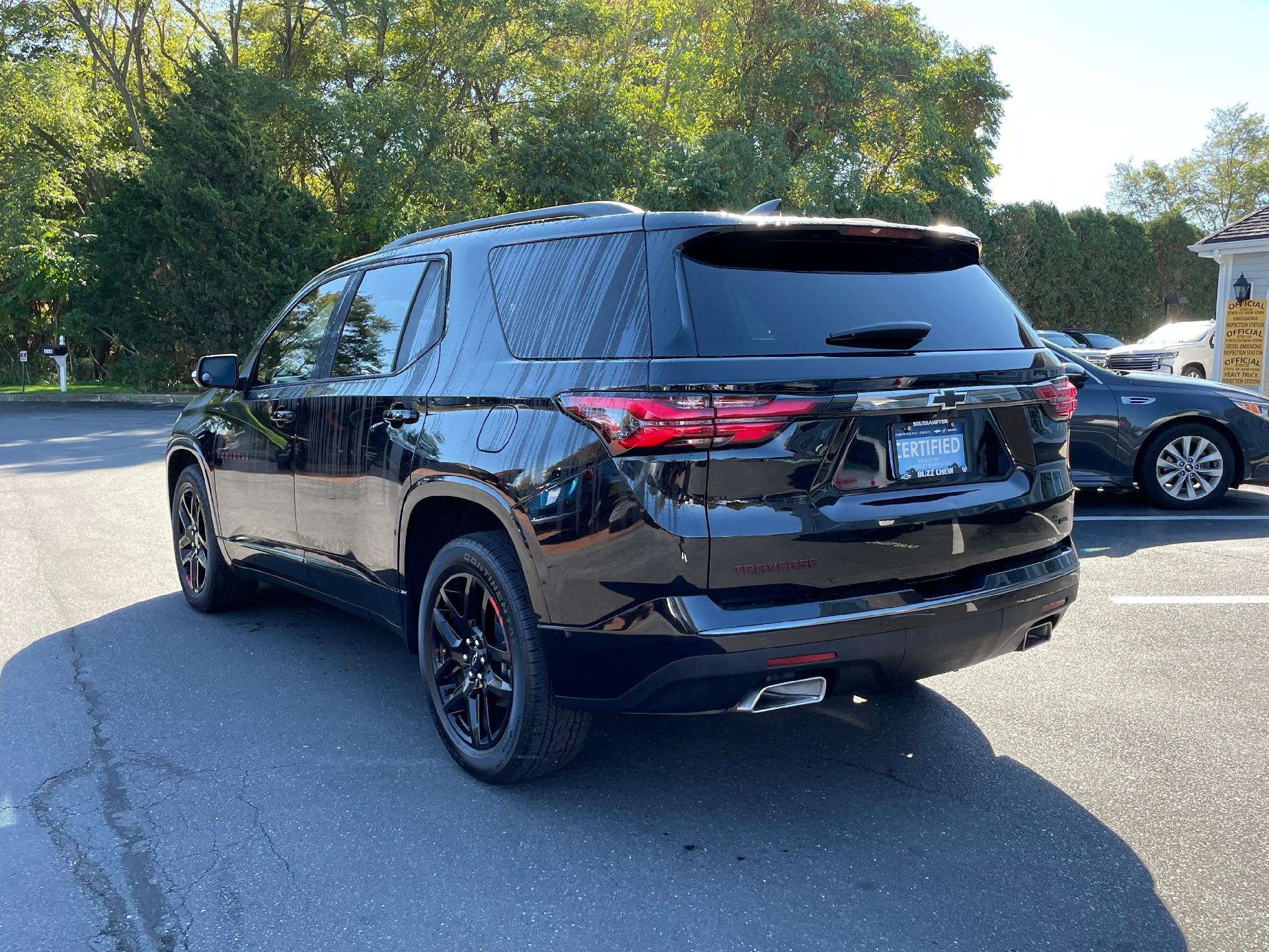 used 2023 Chevrolet Traverse car, priced at $44,995