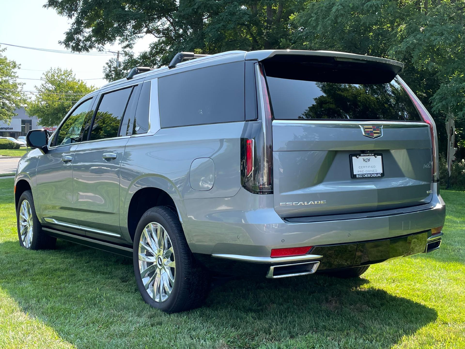 new 2023 Cadillac Escalade ESV car