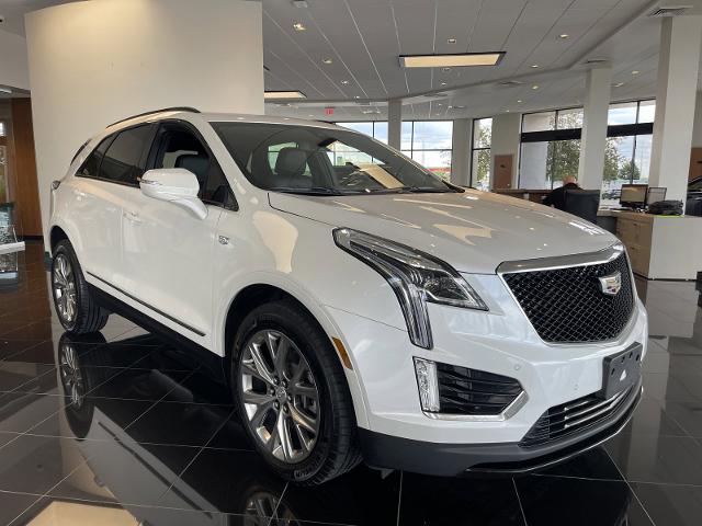 new 2021 Cadillac XT5 car, priced at $28,999