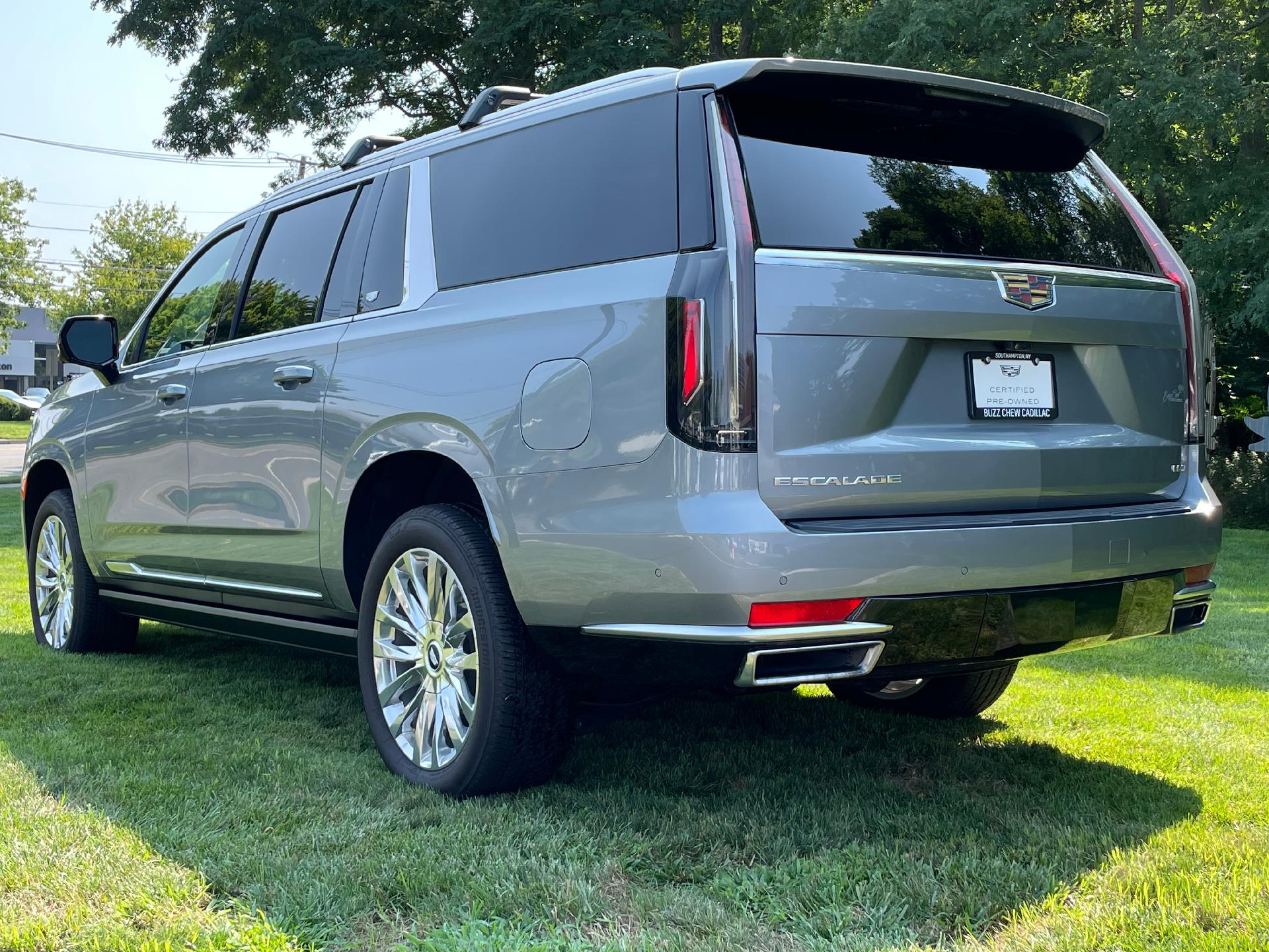 new 2023 Cadillac Escalade ESV car