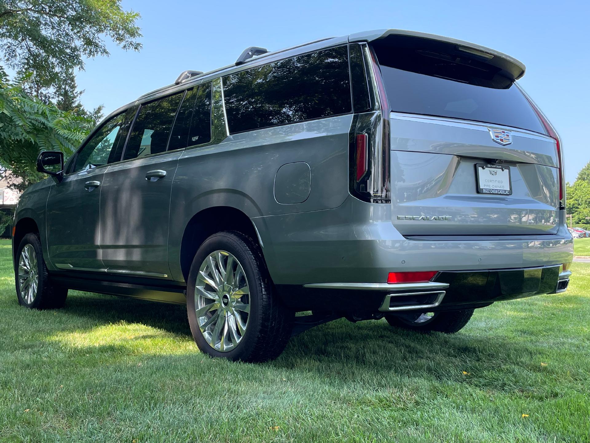 new 2023 Cadillac Escalade ESV car